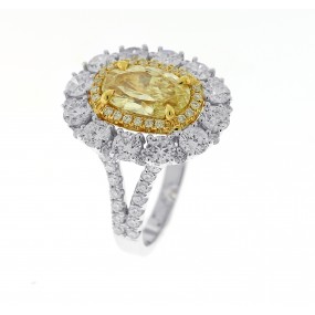 18kt White and Yellow Gold diamond Ring