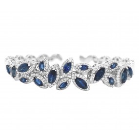 18kt white gold and sapphire bangle