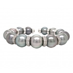 18kt White Gold Diamond and Pearl Bangle