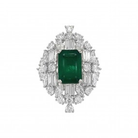 18kt White Gold Diamond and Emerald Ring